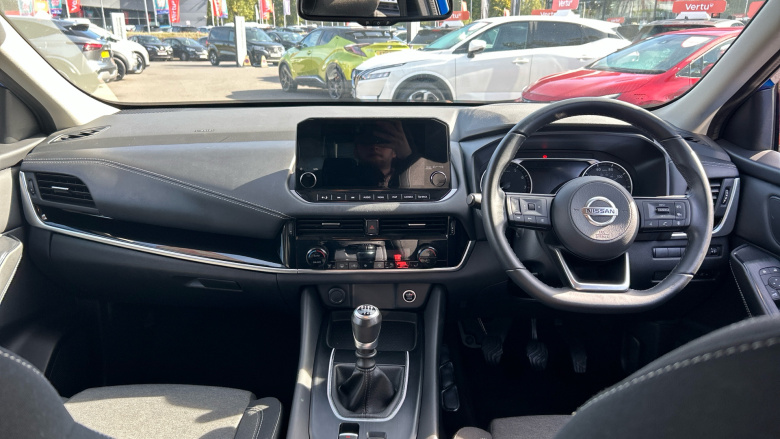 Nissan Qashqai 1.3 DiG-T MH N-Connecta 5dr Petrol Hatchback